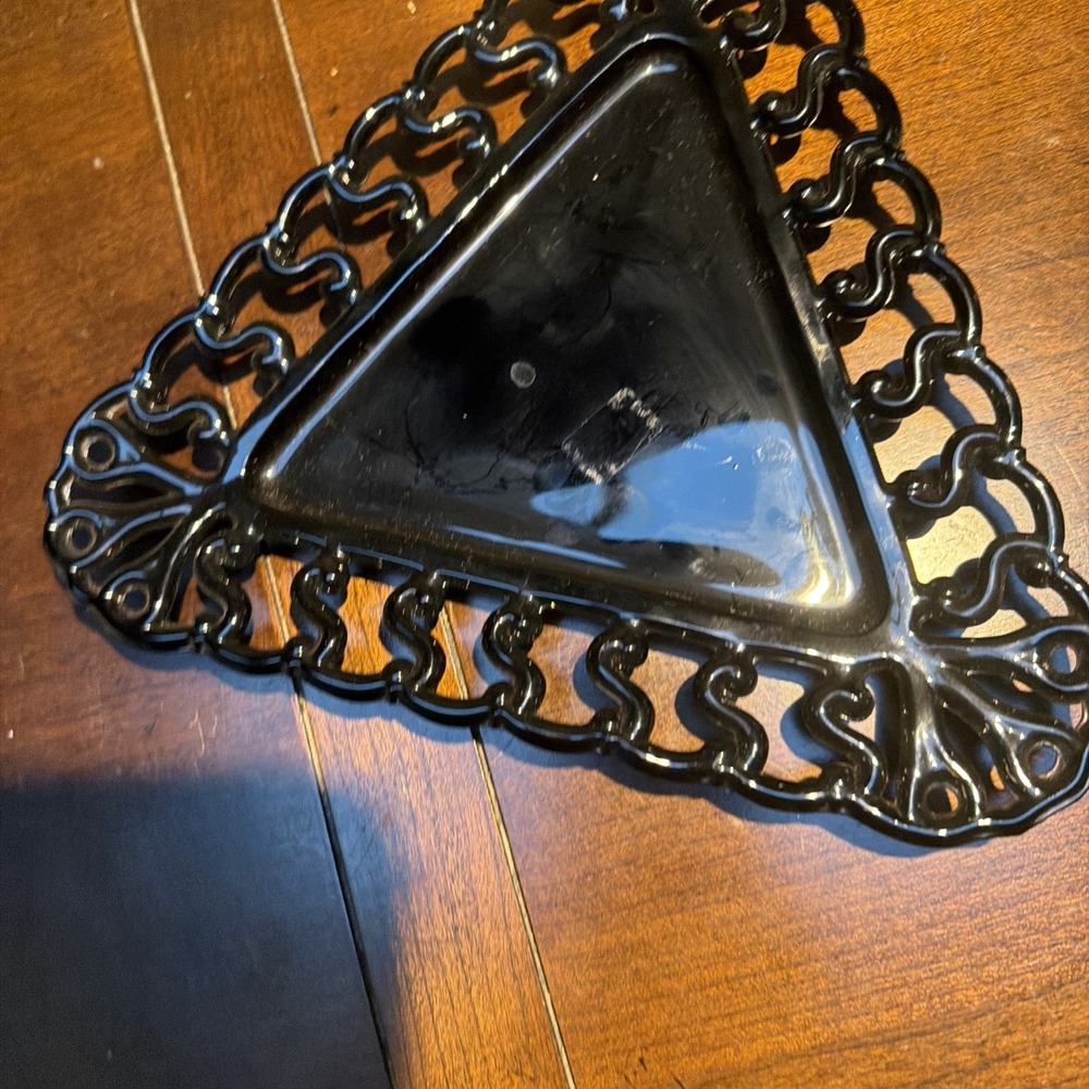 Vintage Westmoreland Triangle Milk Glass Reticulated Lacy Edge Plate - Picture 6 of 8